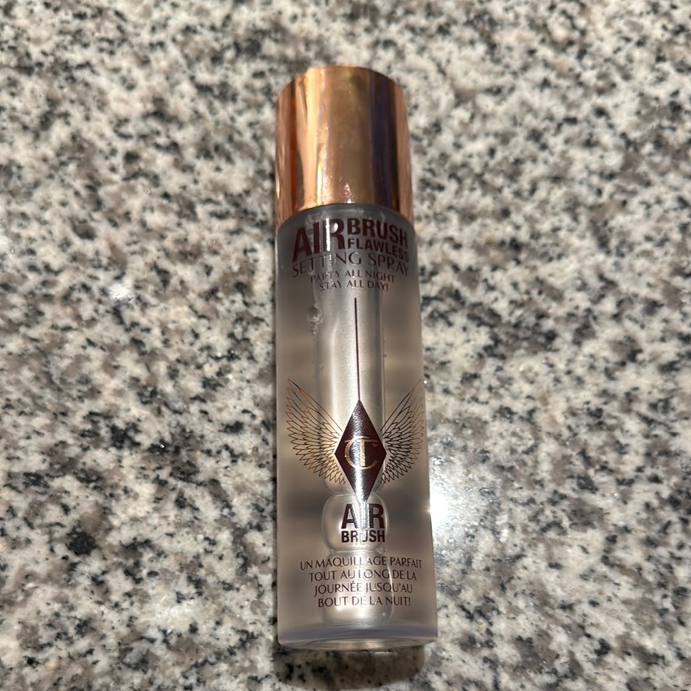 Charlotte Tilbury Gold Setting Spray Makeup